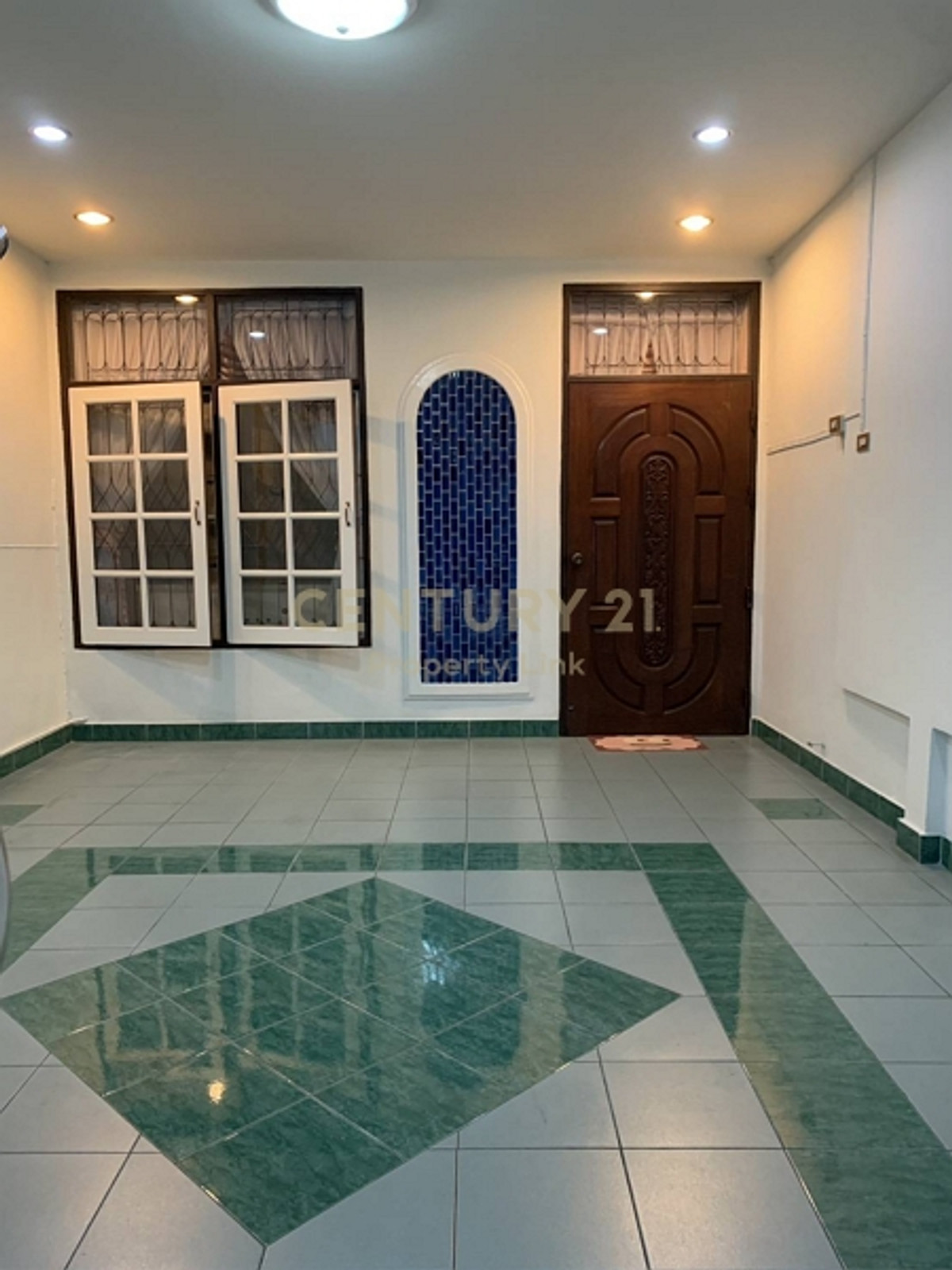 Low Maintenance, High Connection! | House for Sale Inthamara 26 No.59-HH-69010