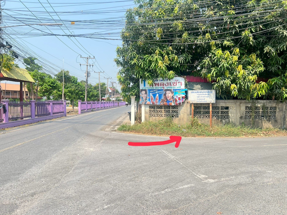 บ้านเดี่ยว 2 ชั้น 42 ตร.ว. ครึ่งปูนครึ่งไม้สัก สภาพดี จ.สิงห์บุรี – รูปที่ 4