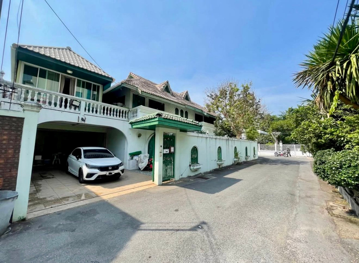 บ้านเดี่ยว สุขุมวิท 71 / 5 ห้องนอน (ขาย), Detached House Sukhumvit 71 / 5 Bedrooms (FOR SALE) GNG068 บ้านเดี่ยว สุขุมวิท 71 / 5 ห้องนอน (ขาย), Detached House Sukhumvit 71 / 5 Bedrooms (FOR SALE) GNG068