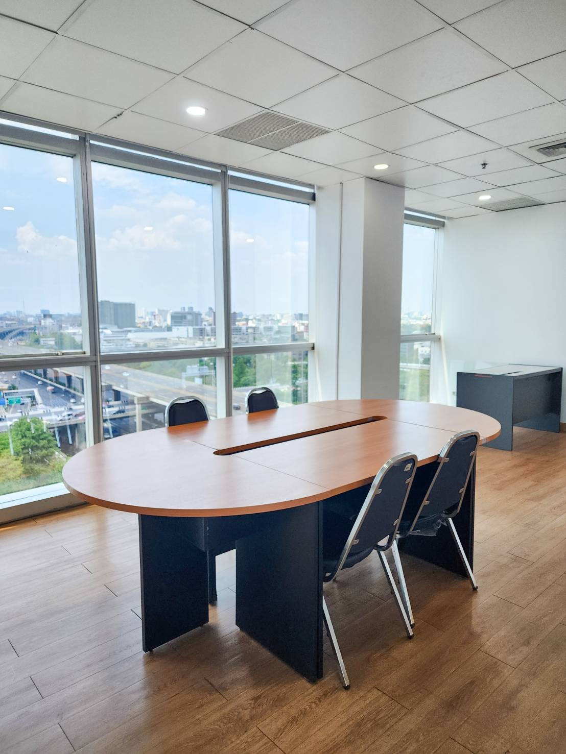 TP&T Tower 282 sq.m. Office Space For RENT Near BTS Mo Chit MRT Chatuchak Park Central Ladprao Don Mueang Airport TP&T Tower 282 sq.m. Office Space For RENT Near BTS Mo Chit MRT Chatuchak Park Central Ladprao Don Mueang Airport