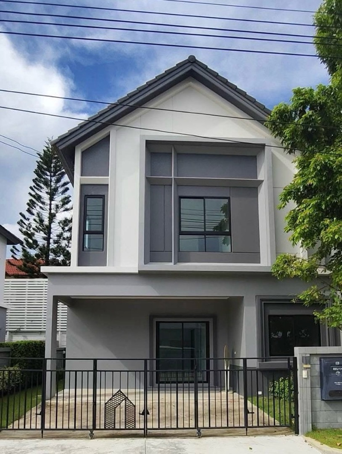Urgent ❗️Special price, new series of twin houses. Near Theparak Expressway
