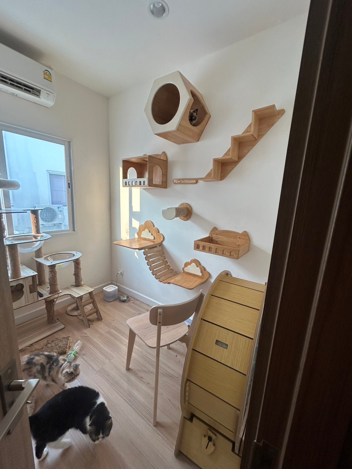 ให้เช่าบ้านสไตล์ minimal  cozy หมู่บ้าน Nora Bangna ใกล้ mega บางนา  ขนาด 3 นอน 2 น้ำ  พท.ใช้สอย 121 ตรม. Fully furnished ค่าเช่า 26,000 บาท ต่อเดือน – รูปที่ 2