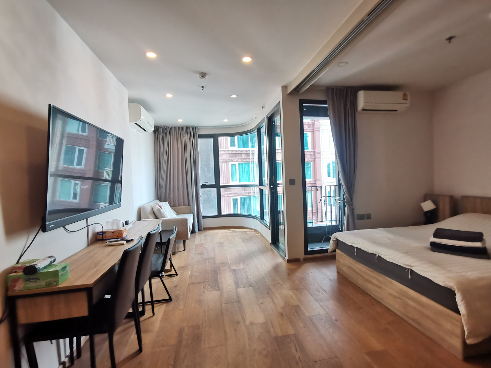 1 Bedroom at Q Chidlom for rent, central location, Q Chid Lom - Phetchaburi 1 Bedroom at Q Chidlom for rent, central location, Q Chid Lom - Phetchaburi