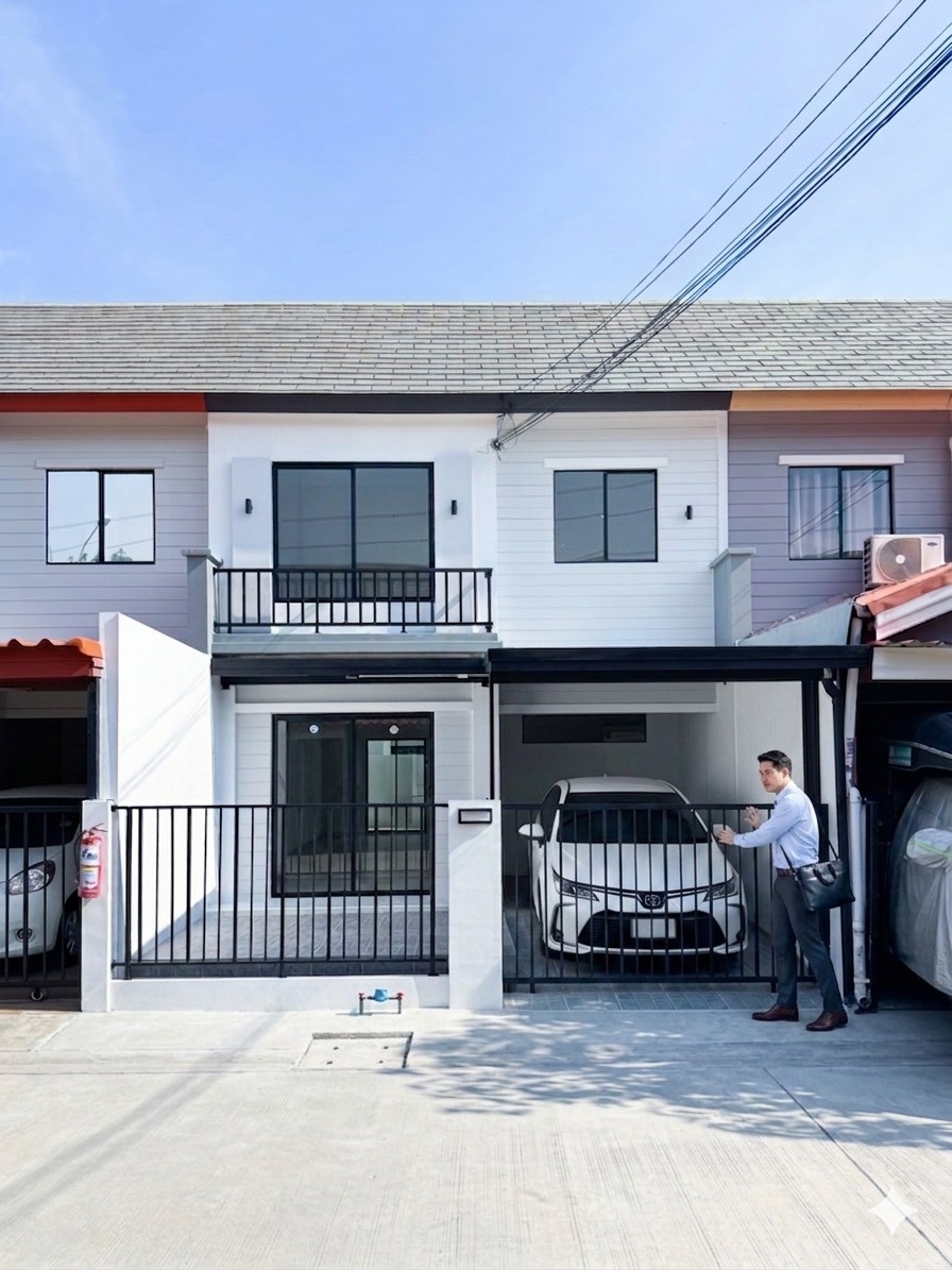 Newly decorated townhouse for sale, Pruksa 61 Phetkasem 63, Modern Classic style, near MRT Lak Song (free transfer)