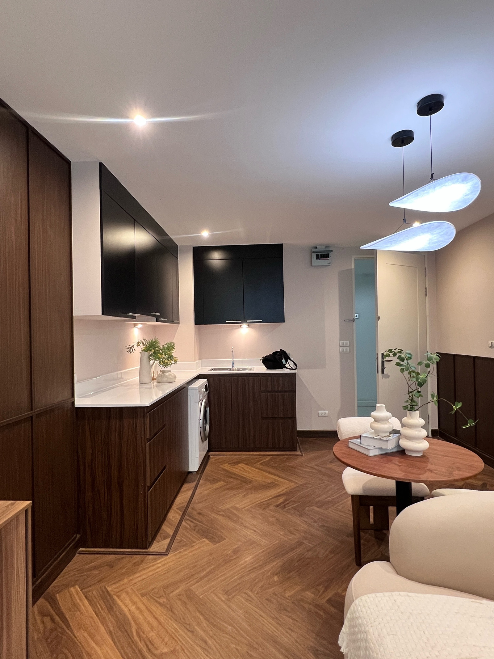 📌Urgent sale!!! Condo D65 Condominium Size 1 bedroom, 1 bathroom, 35 sq m, price 3.19 million baht. ☎️088-753-2858