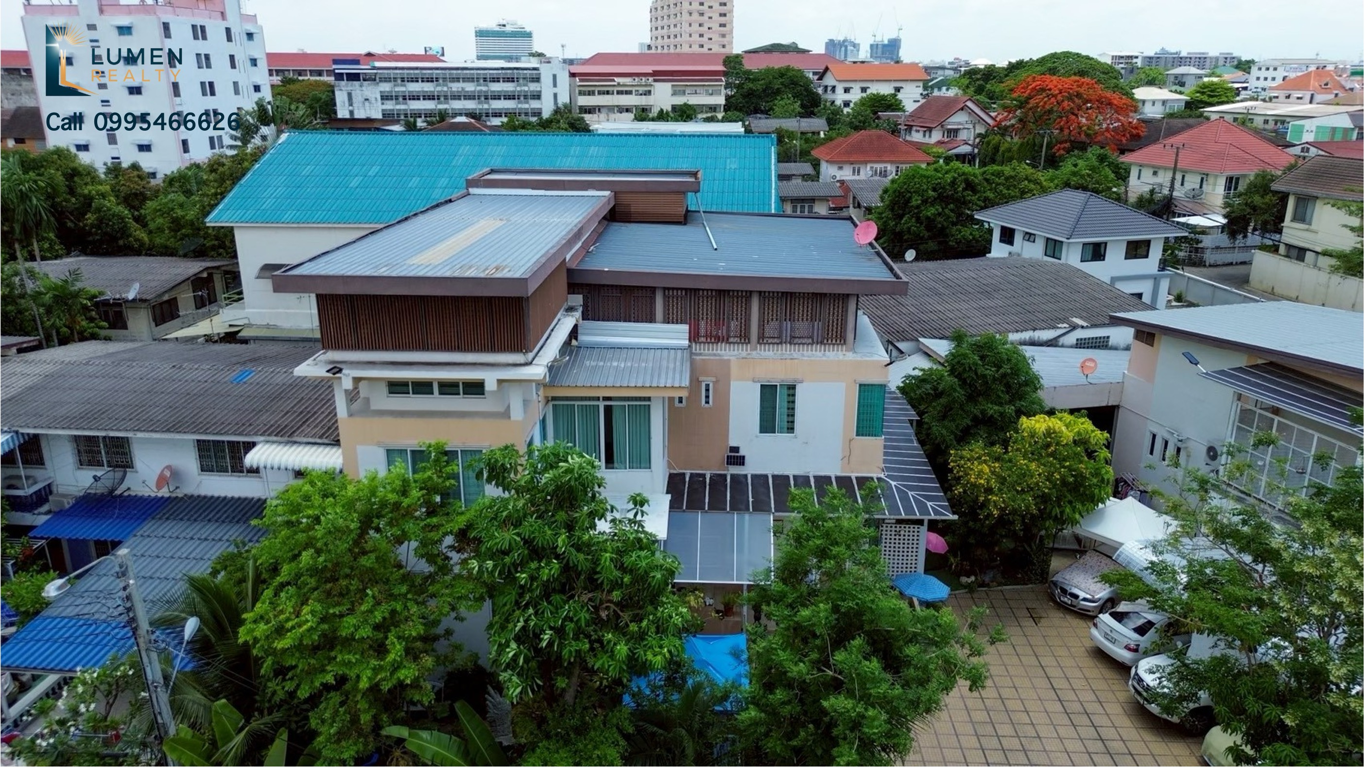 [FOR SALE] Expansive 219 sq.w. Luxury Estate with Private Guest House ✨💎