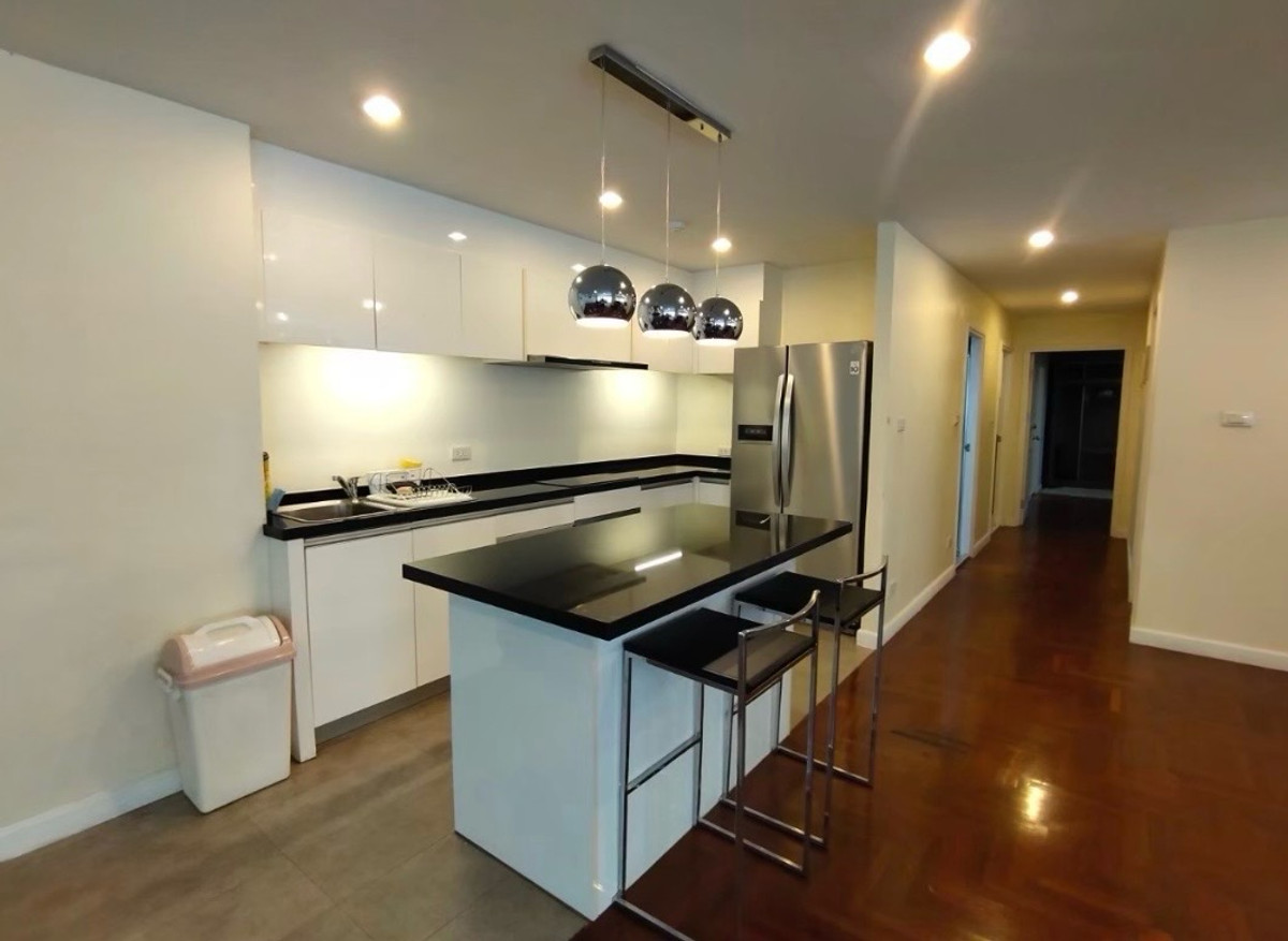 Condo for rent, 2 bedrooms, in the heart of Silom 📍 Prime location, next to BTS Saladaeng + MRT Silom. – รูปที่ 4