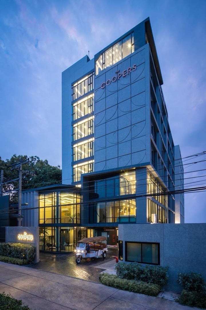 The cooper condo Sukhumvit 64 can be further discounted. The is selling it himself. The cooper condo Sukhumvit 64 can be further discounted. The is selling it himself.