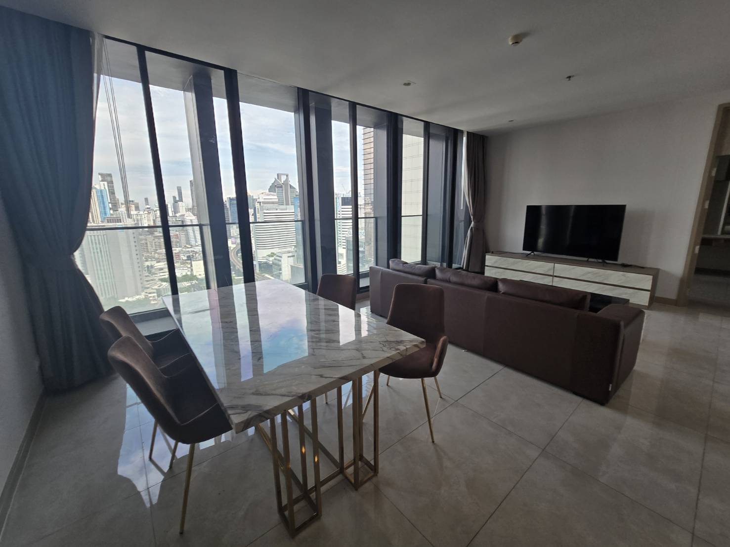 Noble Ploenchit for rent 136sqm 3beds 3baths 140,000 per month for sale 36MB Noble Ploenchit for rent 136sqm 3beds 3baths 140,000 per month for sale 36MB