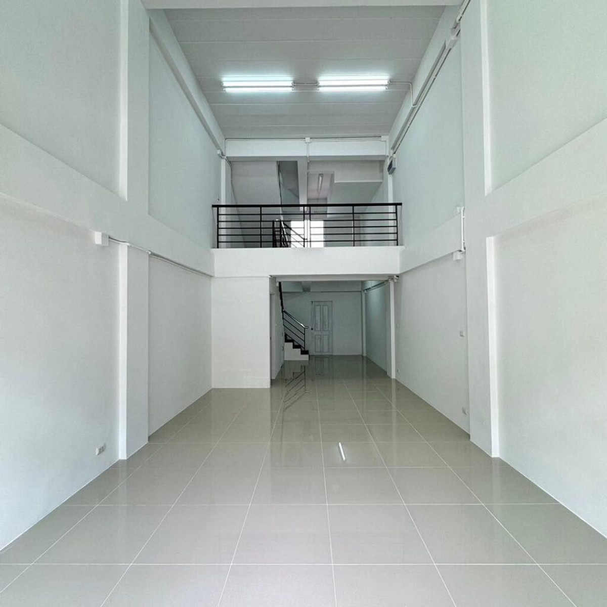 Commercial building for sale, 3.5 floors, 17 square meters, 3 bathrooms, Tulip Square project, next to Phetkasem Road, near Phutthamonthon Sai 4 Road, in the same area as Sena Kith Condo. – รูปที่ 3