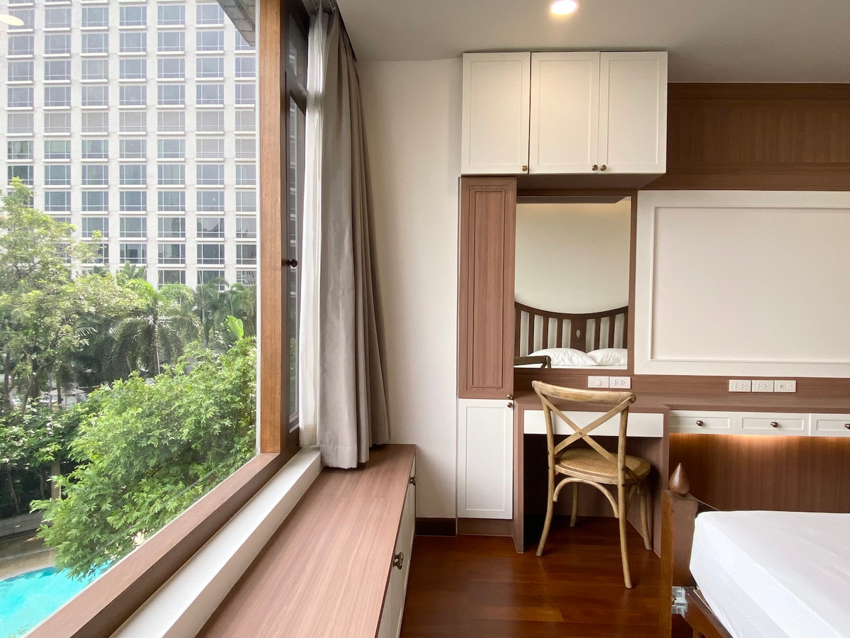 Spacious 2 Bedroom Condo in Prime Location near BTS Ploenchit Spacious 2 Bedroom Condo in Prime Location near BTS Ploenchit