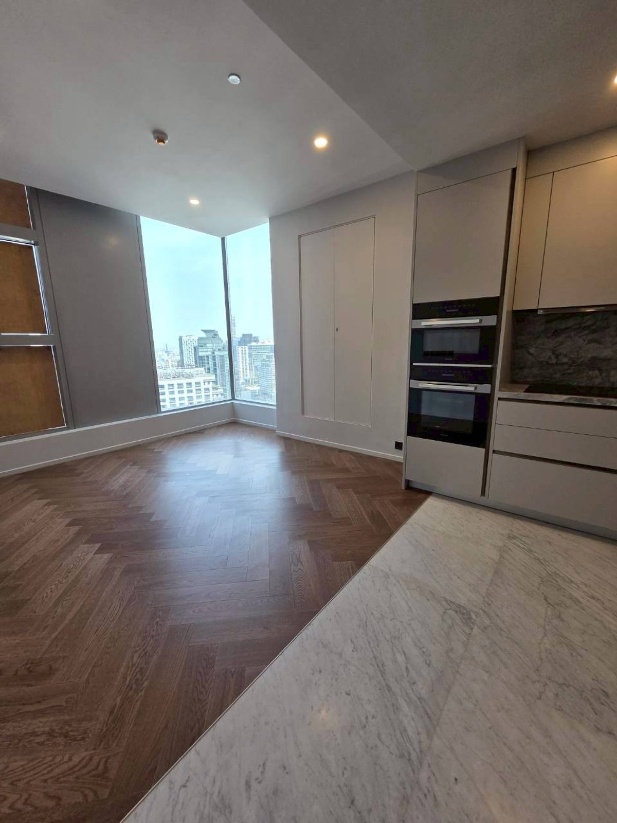 Last room, foreign quota One bedroom 57sqm, special price 18,000,000, call: 088-2389494