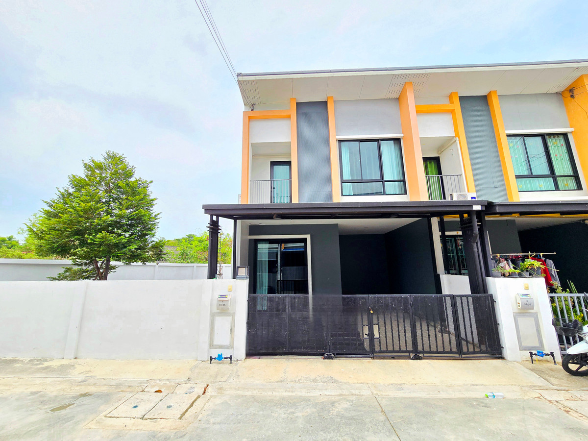 ทาวน์เฮ้าส์ มายกรีน บางนา กม.42 บ้านสวย พร้อมอยู่ ที่ดิน 39.4 วา ทาวน์เฮ้าส์ มายกรีน บางนา กม.42 บ้านสวย พร้อมอยู่ ที่ดิน 39.4 วา
