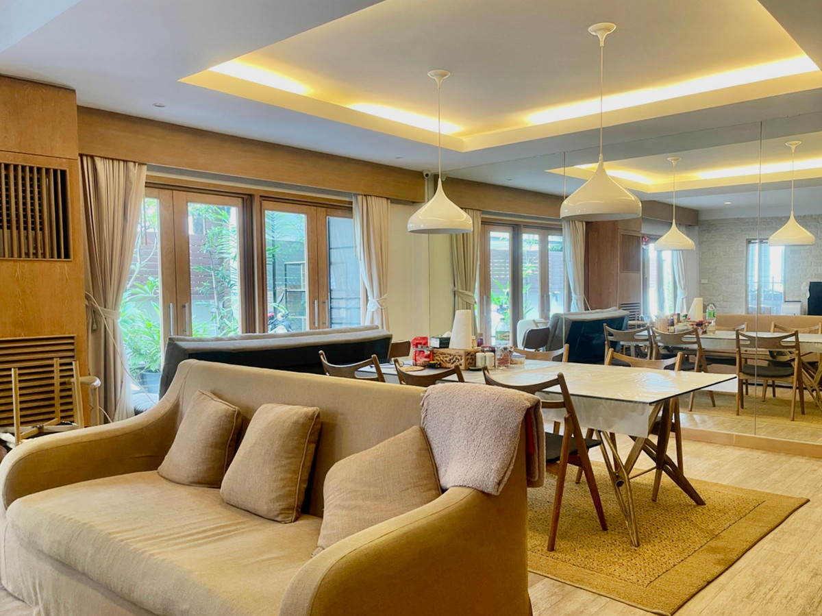 Spacious Detached House for Rent in On Nut 17 | 350 sq.m. | Easy Access to Pattanakarn 20 Spacious Detached House for Rent in On Nut 17 | 350 sq.m. | Easy Access to Pattanakarn 20