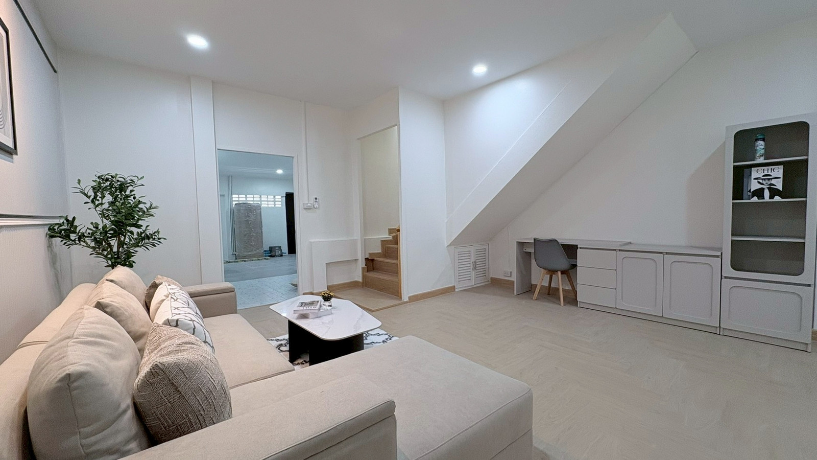 🏡 Townhome 2 ชั้น ทำเลใจกลางเมือง “ลาดพร้าว 38” Modern Renovated ทั้งหลัง พร้อมเข้าอยู่ ✨ – รูปที่ 4
