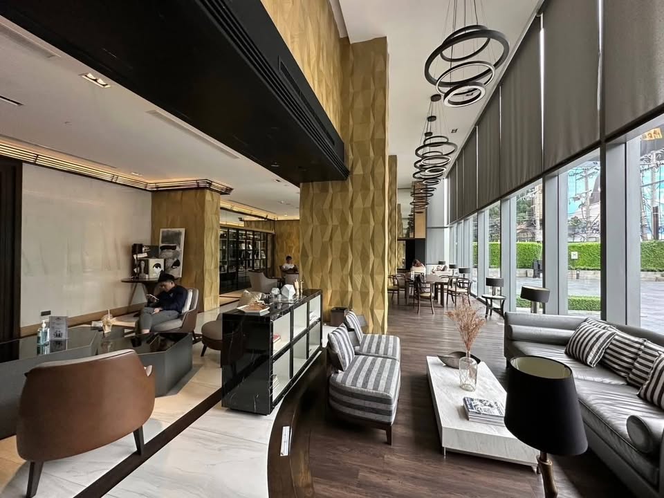 🔥ให้เช่าด่วน🔥 The Crest Sukhumvit 34 ห้องสวย ชั้น 10 ติด BTS ทองหล่อ ไม่ต้องเข้าซอย เฟอร์ครบ พร้อมอยู่