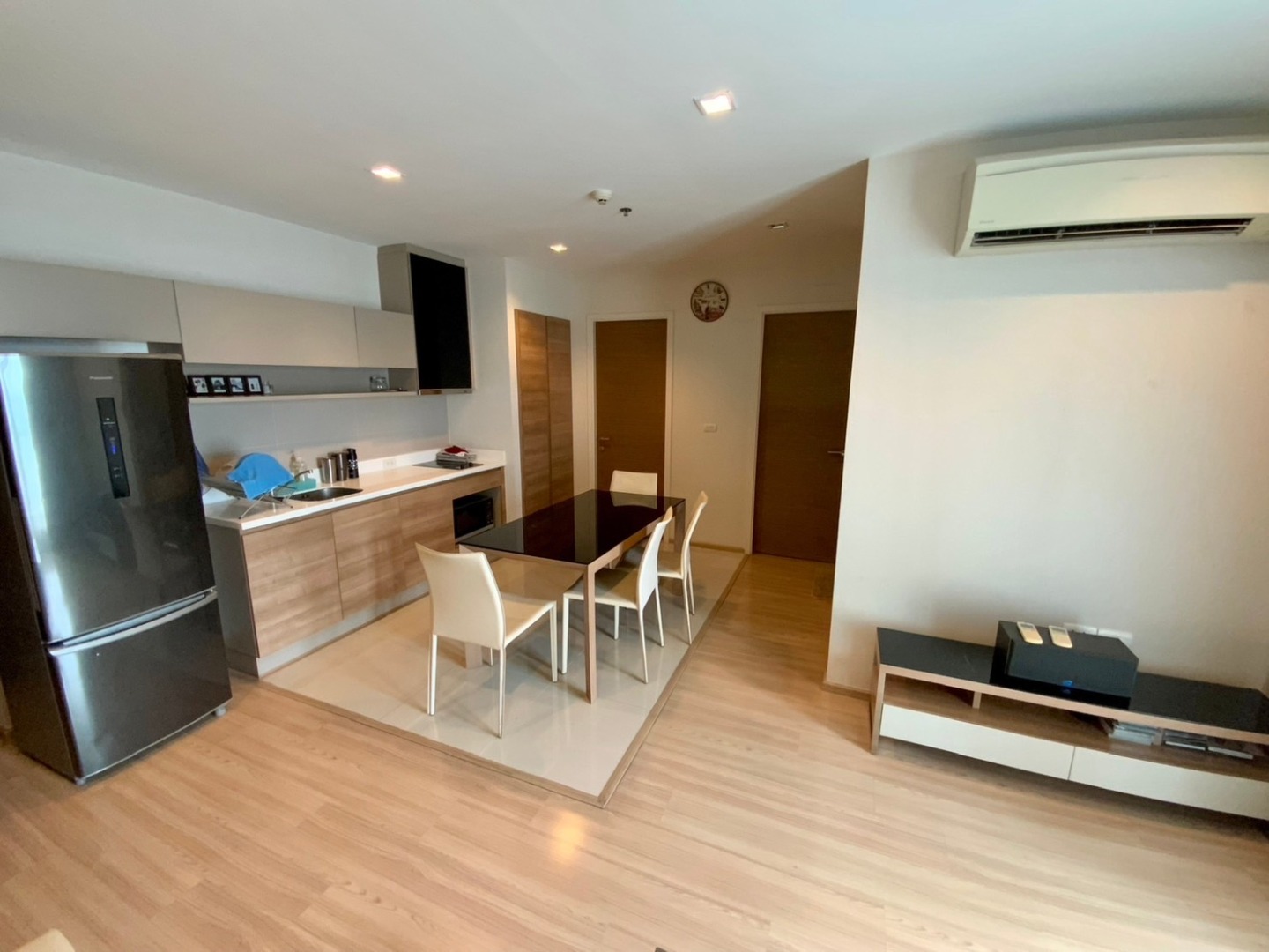 🔥Urgent Sale+🔥 Rhythm Phahol-Ari, near Ari BTS station. Fully furnished and ready to move in.