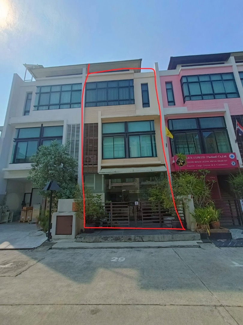 📍 ขายทาวน์โฮมหรู โครงการ “เดอะฮาบิแททศรีวรา” ทำเล ลาดพร้าว 94 / ทาวน์อินทาวน์ / ถนนศรีวรา