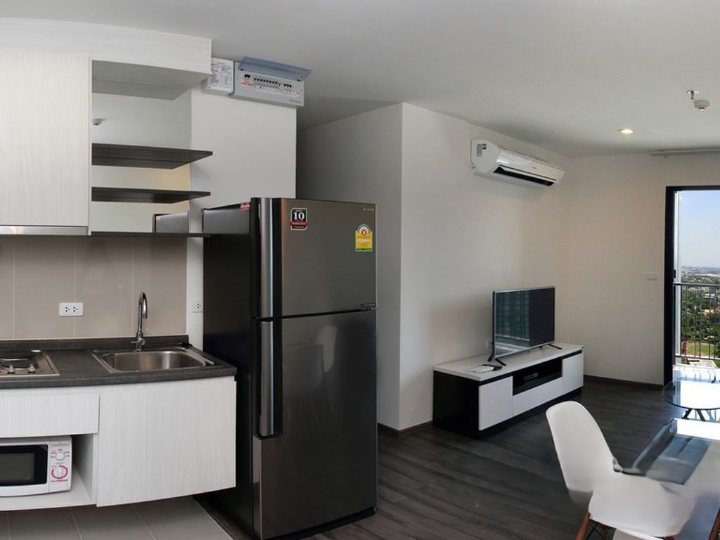 🔥Urgent Sale+🔥 The Base Park East Sukhumvit 77, near On Nut BTS station. Fully furnished and ready to move in.