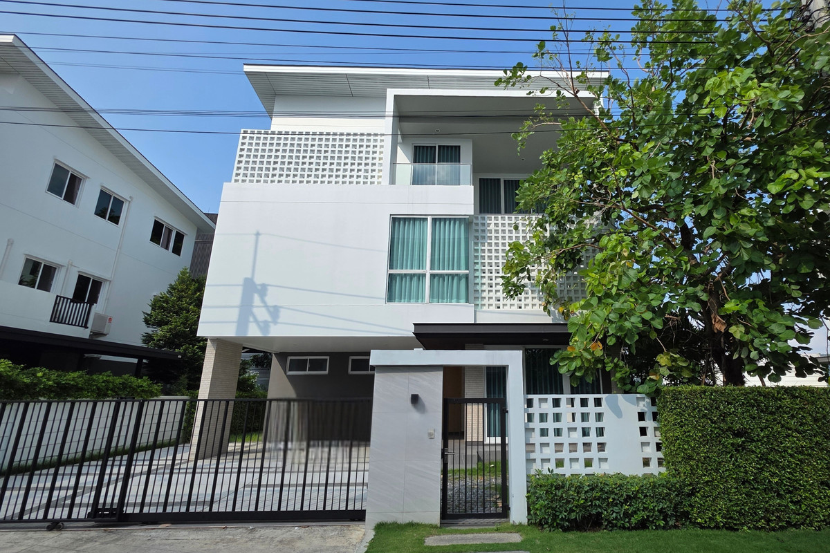 ขาย บ้านใหม่แปลงมุม บ้านเดี่ยว 3 ชั้น ตกแต่งเฟอร์นิเจอร์ครบ คุ้มที่สุดในโครงการ ขาย บ้านใหม่แปลงมุม บ้านเดี่ยว 3 ชั้น ตกแต่งเฟอร์นิเจอร์ครบ คุ้มที่สุดในโครงการ