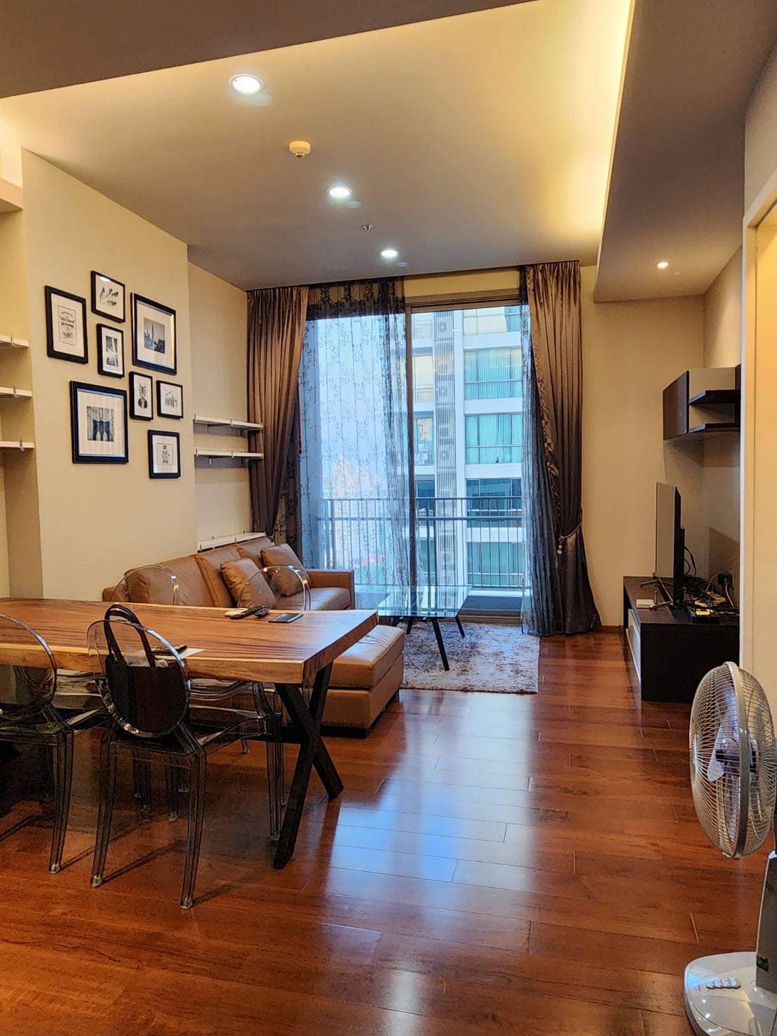 +++เช่าด่วน+++  Quattro by Sansiri -- BTS ทองหล่อ, 1 ห้องนอน, 56 ตร.ม. แต่งครบพร้อมอยู่!!!