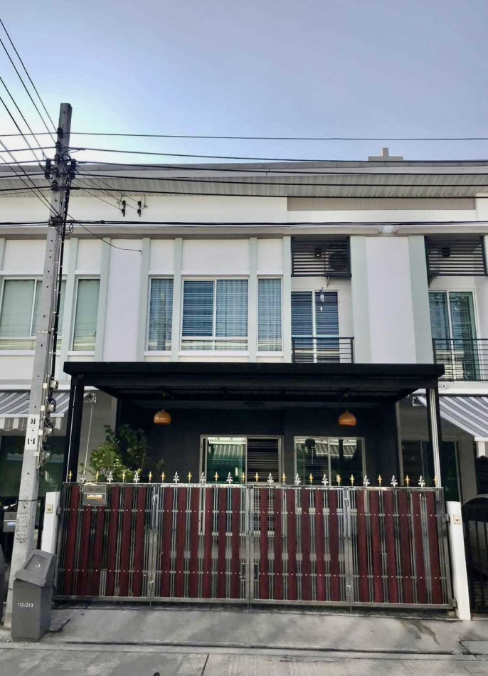 Townhome for sale, Pleno Wongwaen-Ramintra, 100 sq m, 20.80 sq wah, near Fashion Island.