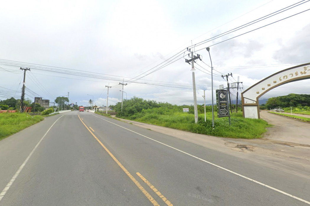 Cheap land for sale on the main road, Yanwirot Road. Muang Chanthaburi, 1 rai, near Central Chanthaburi, only 5.6 km. Cheap land for sale on the main road, Yanwirot Road. Muang Chanthaburi, 1 rai, near Central Chanthaburi, only 5.6 km.