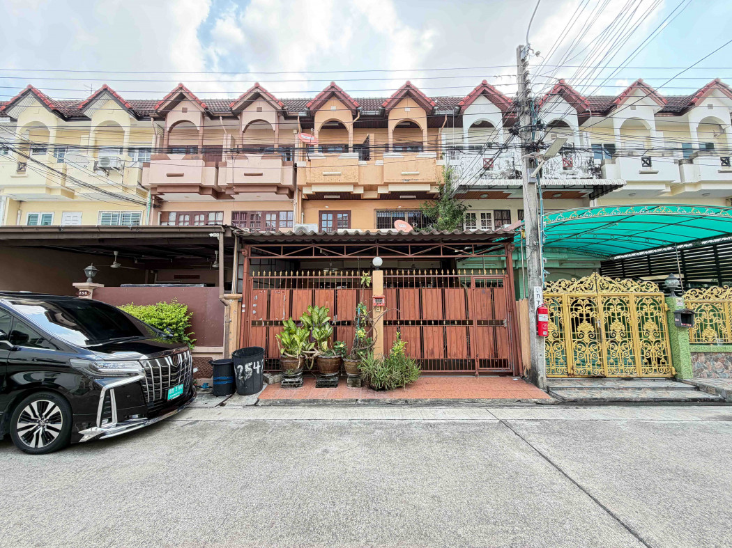 ขาย ทาวน์โฮม ฐิติพร พัฒนาการ 29 300 ตรม 33 ตรว ใกล้สนามบินสุวรรณภมิ