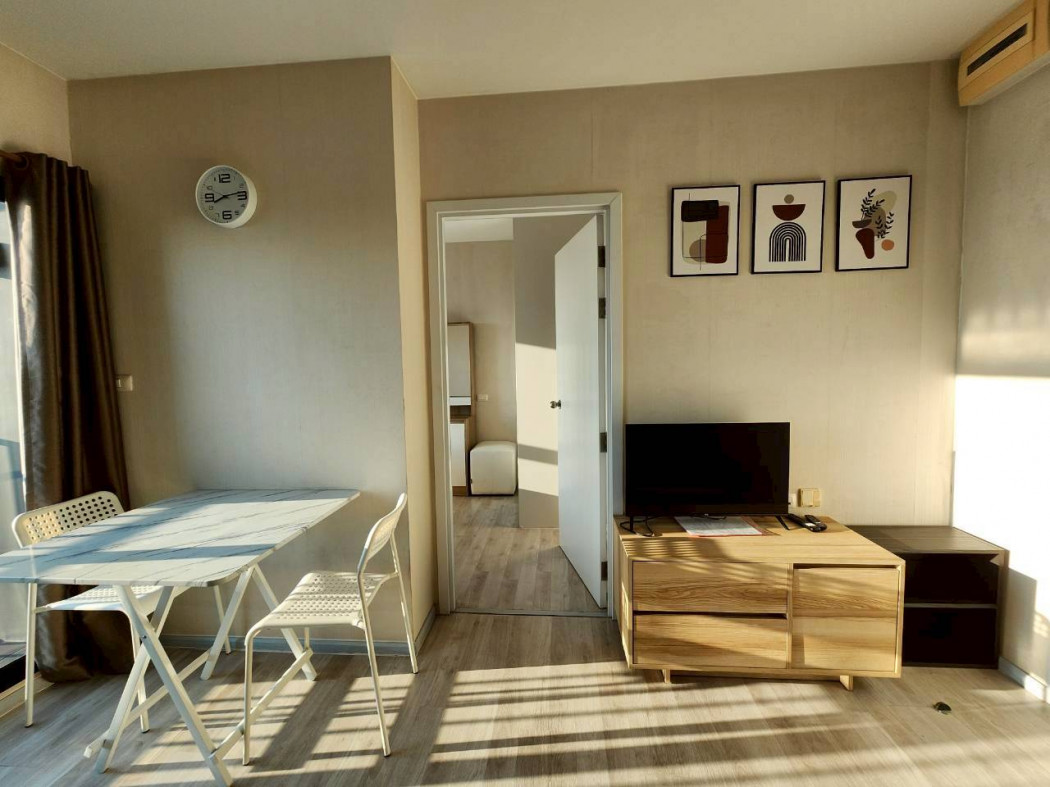 Condo for rent, corner unit, Plum Condo Central Station, 24 sq m, 33rd floor. Condo for rent, corner unit, Plum Condo Central Station, 24 sq m, 33rd floor.