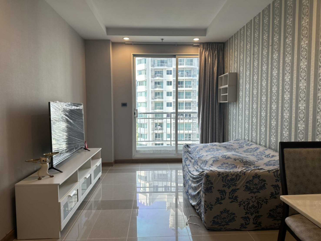 Condo for rent, Supalai Wellington, 47 sq m, near MRT Cultural Center.