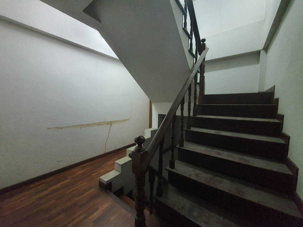 ขาย อาคารพาณิชย์ ขายตึกแถว อาคารพาณิชย์ 3 ชั้นครึ่ง 136 ตรม 34 ตรว ทำเลดี ติดกับโกดังเป๊ปซี่ – รูปที่ 4