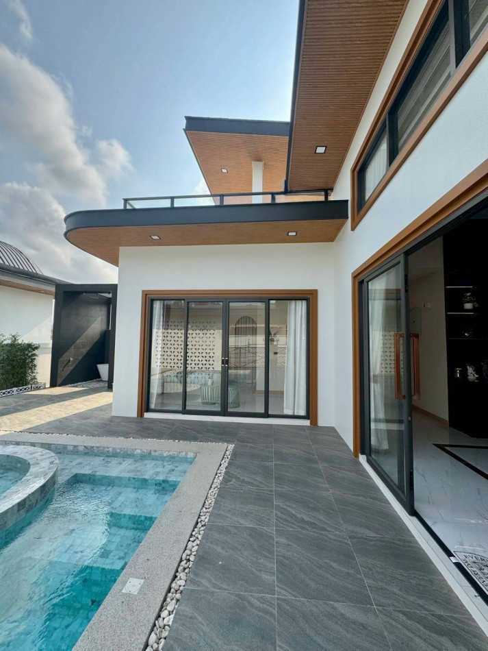 Pool Villa for Sale at Grand Breeze Luxury Pool Villas, 87.8 sq.wah, near Mabprachan Reservoir Pool Villa for Sale at Grand Breeze Luxury Pool Villas, 87.8 sq.wah, near Mabprachan Reservoir