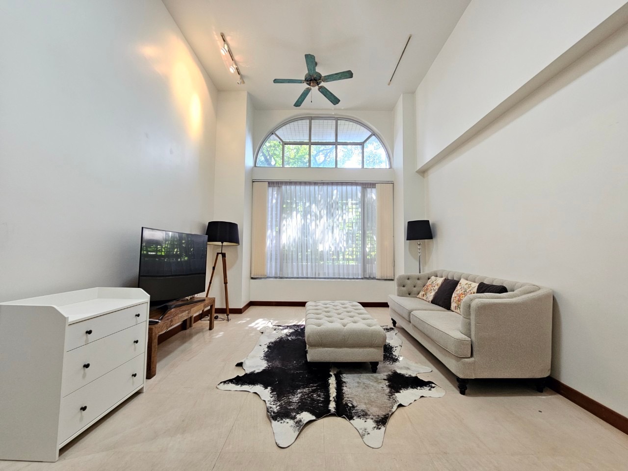All Season Mansion Condo for Sale 🤩 Prime Location in Pathum Wan