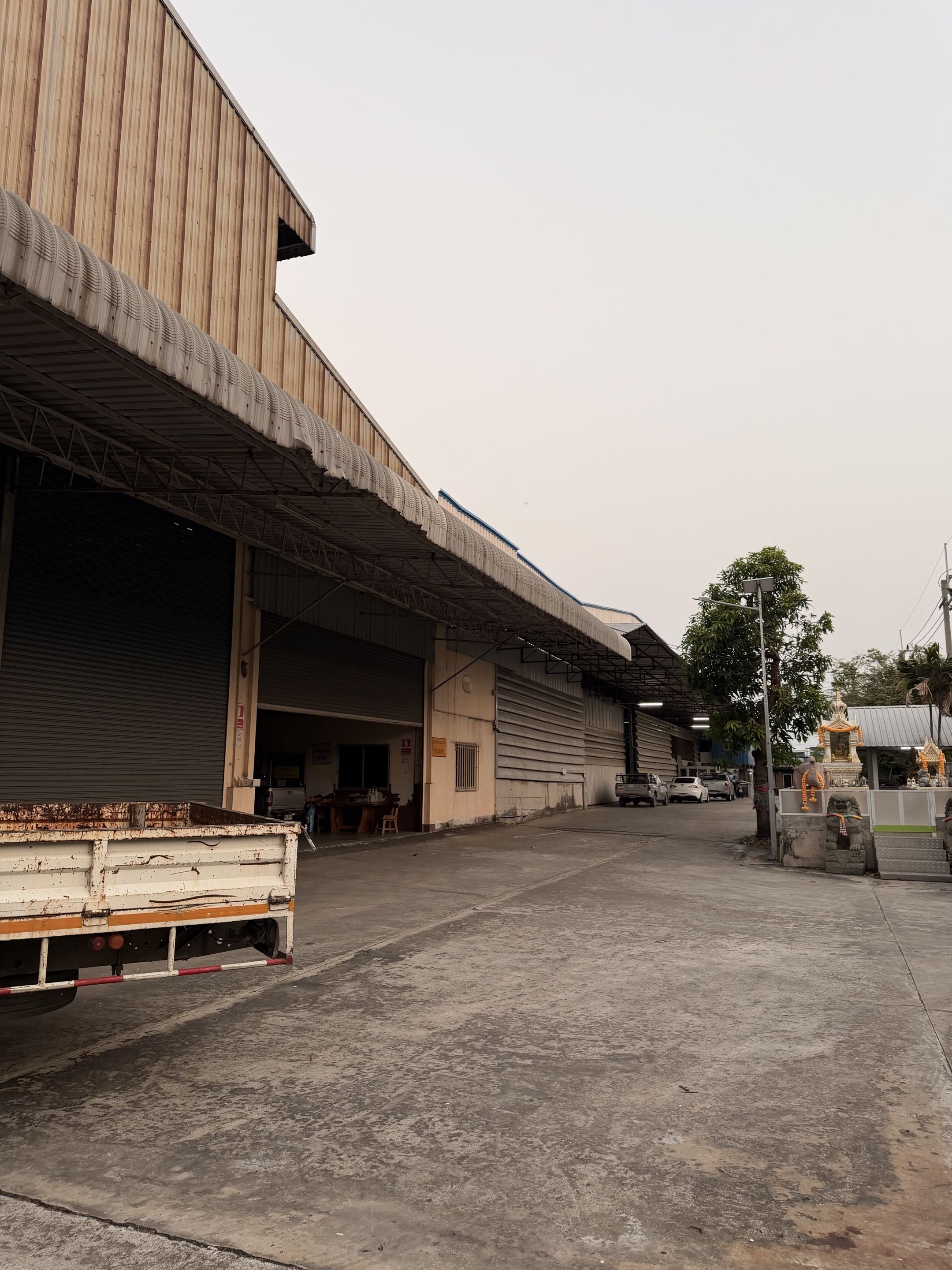 Land for sale with factory, Soi Jongsiri, location next to the main road, Tamru-Bang Phli. – รูปที่ 2