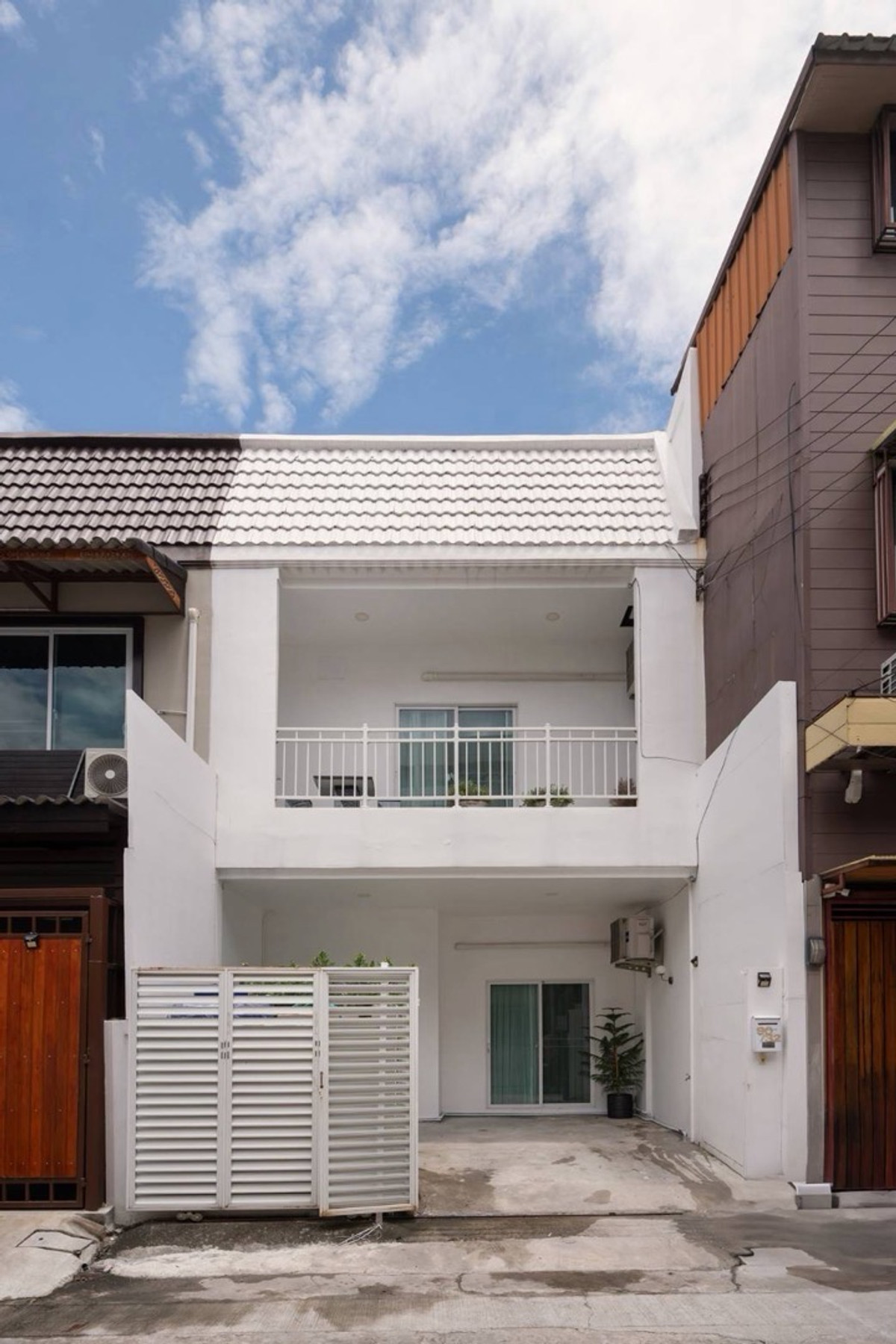 ทาวน์เฮ้า Sukhumvit81 ใกล้BTS Onnut 350เมตร ทาวน์เฮ้า Sukhumvit81 ใกล้BTS Onnut 350เมตร