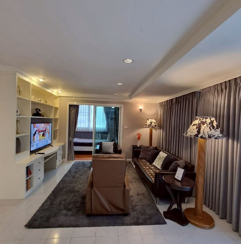 Supalai Place Sukhumvit 39 ใกล้ BTS พร้อมพงษ์ ขนาด 142 ตารางเมตร 2 ห้องนอน ชั้น 16 พร้อมเข้าอยู่ แขวงคลองตันเหนือ เขตวัฒนา กรุงเทพมหานคร Supalai Place Sukhumvit 39 ใกล้ BTS พร้อมพงษ์ ขนาด 142 ตารางเมตร 2 ห้องนอน ชั้น 16 พร้อมเข้าอยู่ แขวงคลองตันเหนือ เขตวัฒนา กรุงเทพมหานคร