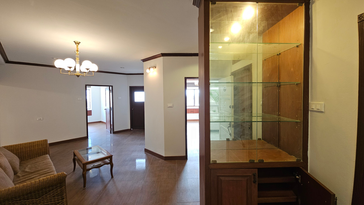Country Complex Bld C. Bangna คอนโดคันทรี่ บางนา เพิ่งรีโนเวท ห้องขนาดใหญ่ 109.5 ตร.ม. 2 ห้องนอน 2 ห้องน้ำ 1 ห้องครัว 1 ห้องรับแขก 1 ห้องเก็บของ 2 ระเบียง ใกล้สถานี BTS บางนา และศูนย์ BITEC  – รูปที่ 4