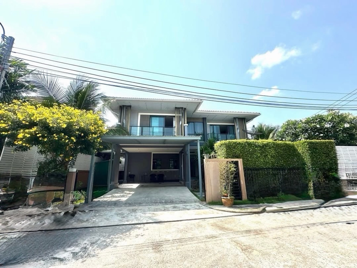 4 Bedroom House for Sale and Rent in Phatthanakan Near Seacon Square and International Schools Suitable for Living or Investment