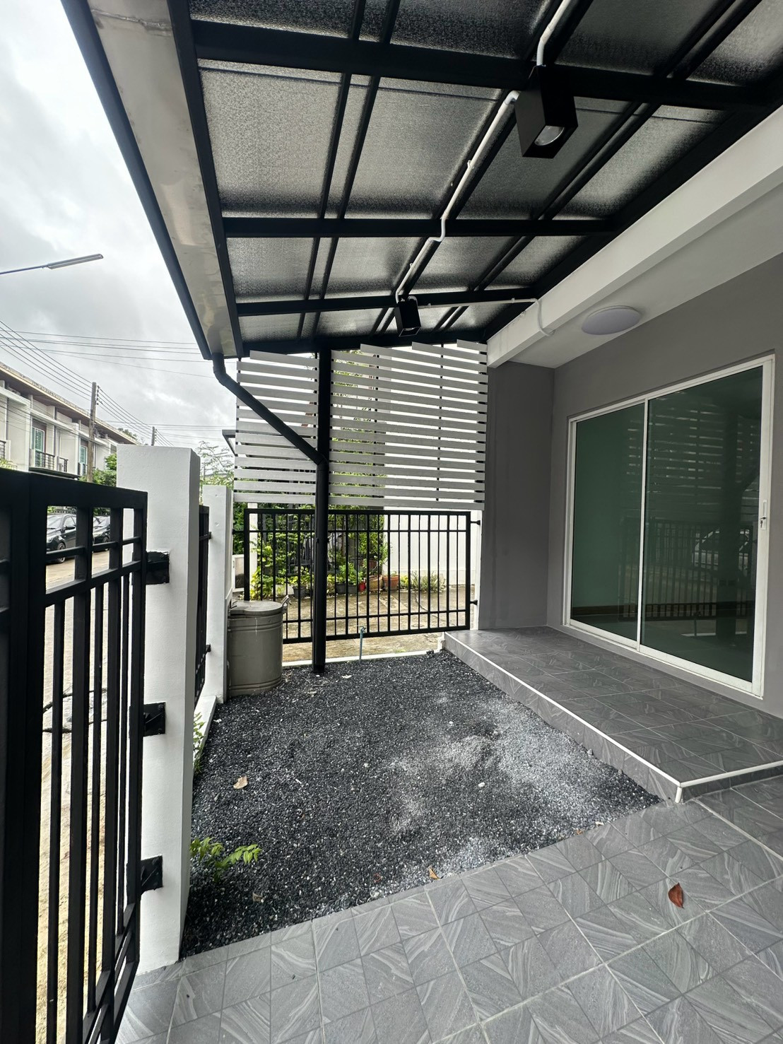 ขายทาวน์โฮมหลังมุม ม.พฤกษา ทาวน์เน๊กซ์ สาย 4 รีโนเวทใหม่ พร้อมเข้าอยู่ – รูปที่ 3