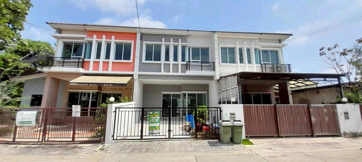 Vista Village 180 Theparak-Wongwaen, Theparak Rd., near Kanchanaphisek Ring Expressway and BTS Bearing Station. Vista Village 180 Theparak-Wongwaen, Theparak Rd., near Kanchanaphisek Ring Expressway and BTS Bearing Station.