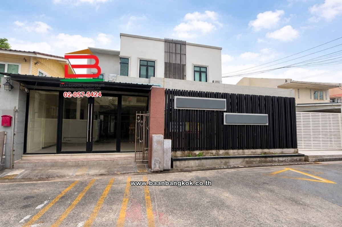 บ้านเดี่ยว/โฮมออฟฟิศ เนื้อที่ 55 ตร.ว. หมู่บ้าน อมรพันธ์ 8 (สวนสยาม 9 แยก 4) ถนนเสรีไทย-สวนสยาม แขวงคันนายาว เขตคันนายาว