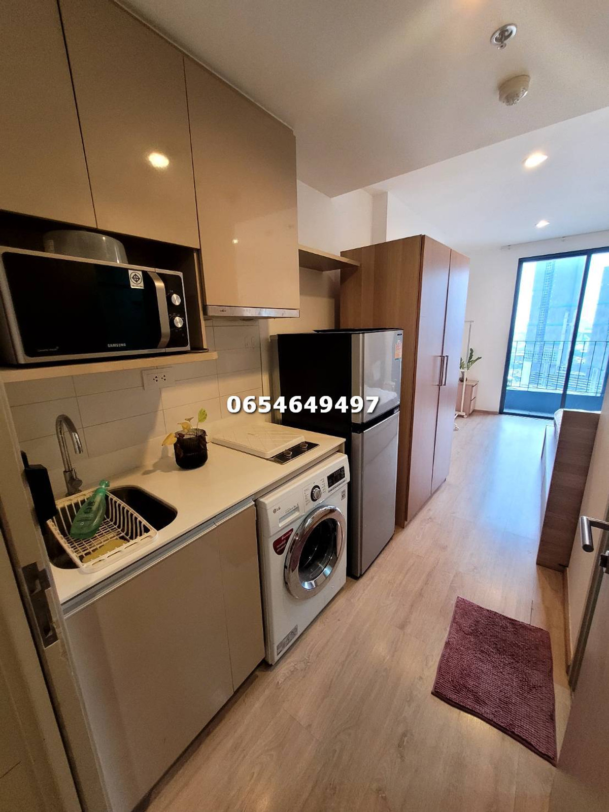 Urgent for sale Ideo Q chula samyan Studio room size 22 sq m. If interested, contact 065-464-9497