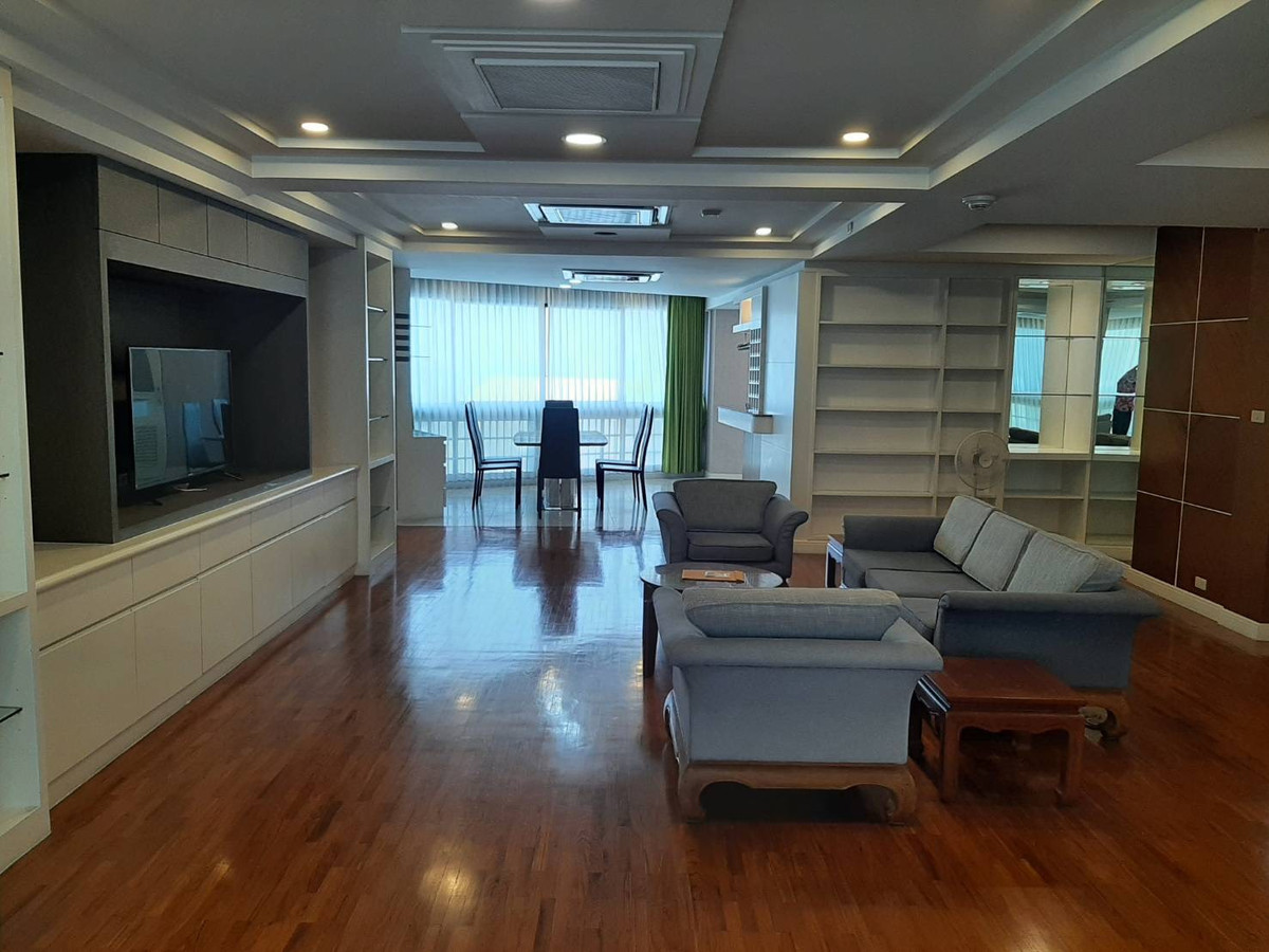 President Park 24 for rent 3beds 4baths 261 sqm 80,000 per month President Park 24 for rent 3beds 4baths 261 sqm 80,000 per month
