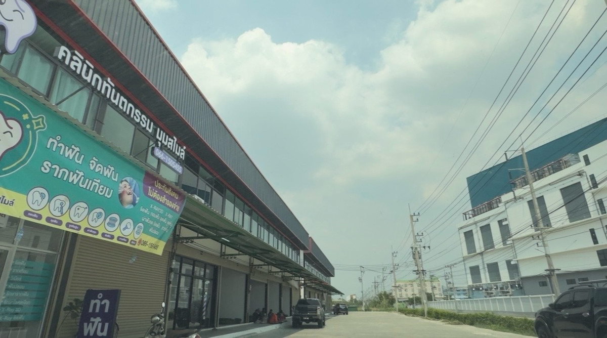 For rent, 2-story commercial building, Ban Khom location, Samut Sakhon, next to Ekachai Road, near the industrial estate, price only 15,000 baht/month. – รูปที่ 2