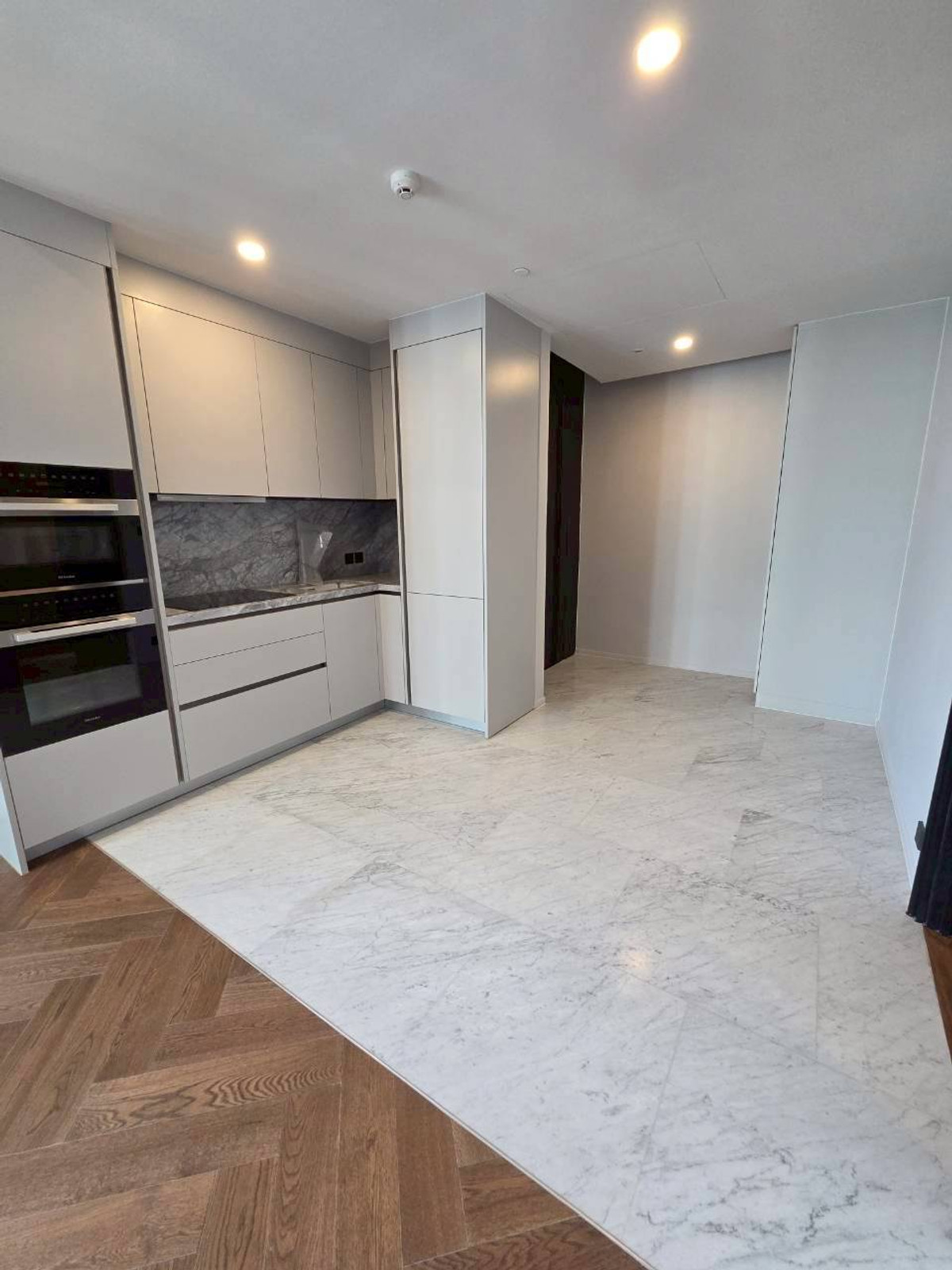 ห้องสุดท้าย โคต้าต่างชาติ One bedroom 57sqm ราคาพิเศษ 18,000,000 โทร : 088-2389494 – รูปที่ 2
