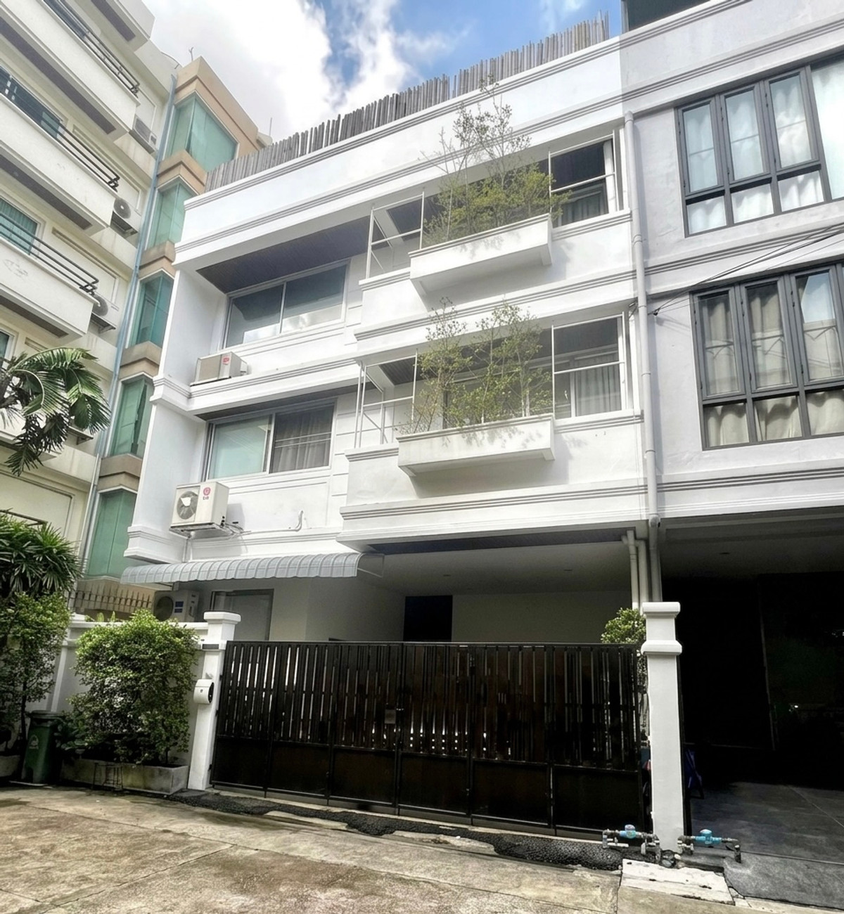 ทาวน์โฮม 4 ชั้น สุขุมวิท 71 / 4 ห้องนอน (ขาย), Townhome Sukhumvit 71 / 4 Bedrooms (FOR SALE) GNG071 ทาวน์โฮม 4 ชั้น สุขุมวิท 71 / 4 ห้องนอน (ขาย), Townhome Sukhumvit 71 / 4 Bedrooms (FOR SALE) GNG071