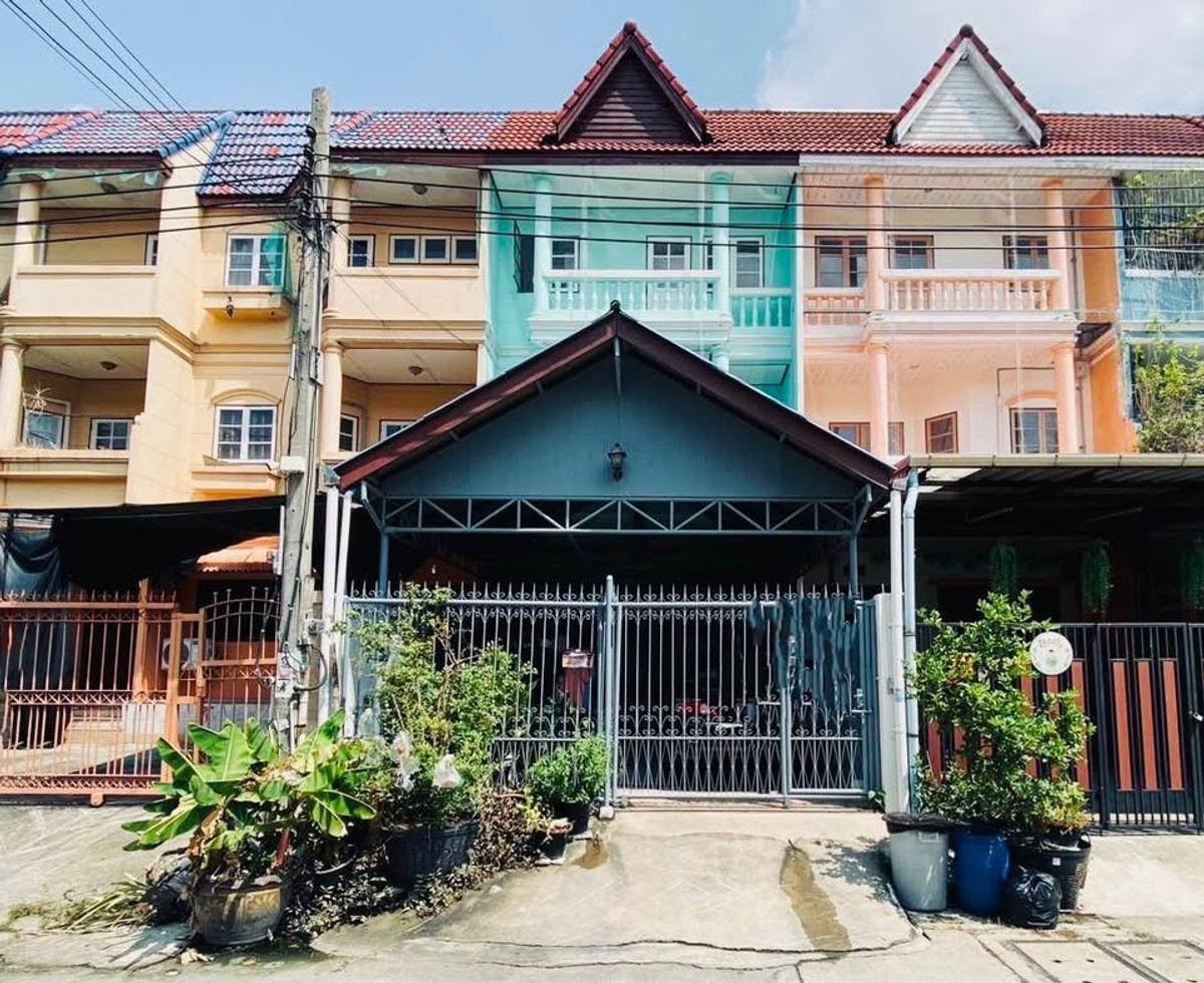 🔥ขายบ้านรุ่งโรจน์ ทาวน์โฮม 3ชั้น🏡 ต้นซอยทวีวัฒนา 36 ตรว.🟩 4 นอน 3 น้ำ 2.59 ลบ.❤️ ต่อรองได้นิดหน่อย✅ ✨ทำเลเจริญเดินทางสะดวกรถไม่ติด  ทำเล : ทวีวัฒนา47 - พุทธมณฑลสาย 3 ทาวน์โฮม 3 ชั้น หน้ากว้าง ✅พื้นที่ 36 ตรว. 4 นอน  3 น้ำ จอดรถ 2 คัน ✅ ใกล้เส้นถนนตัดให