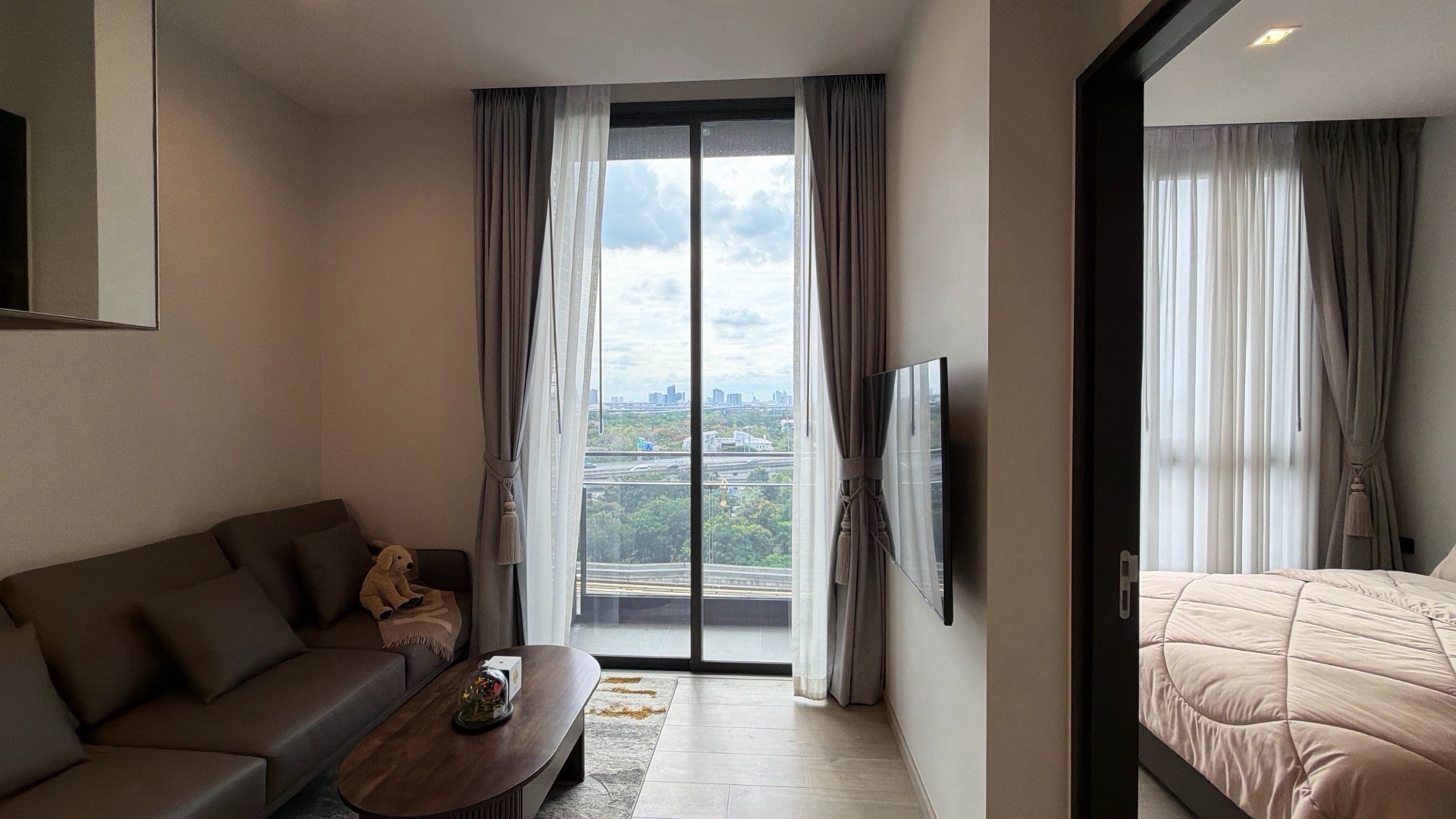 [] The Crest Park Residences 1 bedroom, Chatuchak Park view. Best price in the building, available for rent.