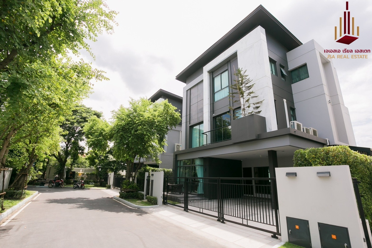 ✨ For Rent: The Gentry Ekamai - Ladprao ✨💰 Only 180,000 THB/month
