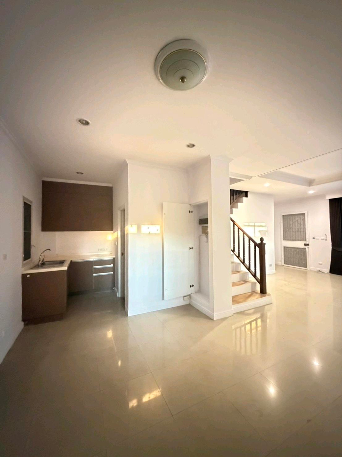 Townhome for rent in Urban Sathorn Village (Bolero zone)
 Next to the main road, Ratchaphruek 
🚄Near BTS Bang Wa 
📍 Area 46 sq m., usable area 300 sq m.
 📍The front of the house is a full 5 meters wide. 
🚙🚙 Parking for 2 cars in the house, 
📌3 bedrooms, 3 – รูปที่ 4